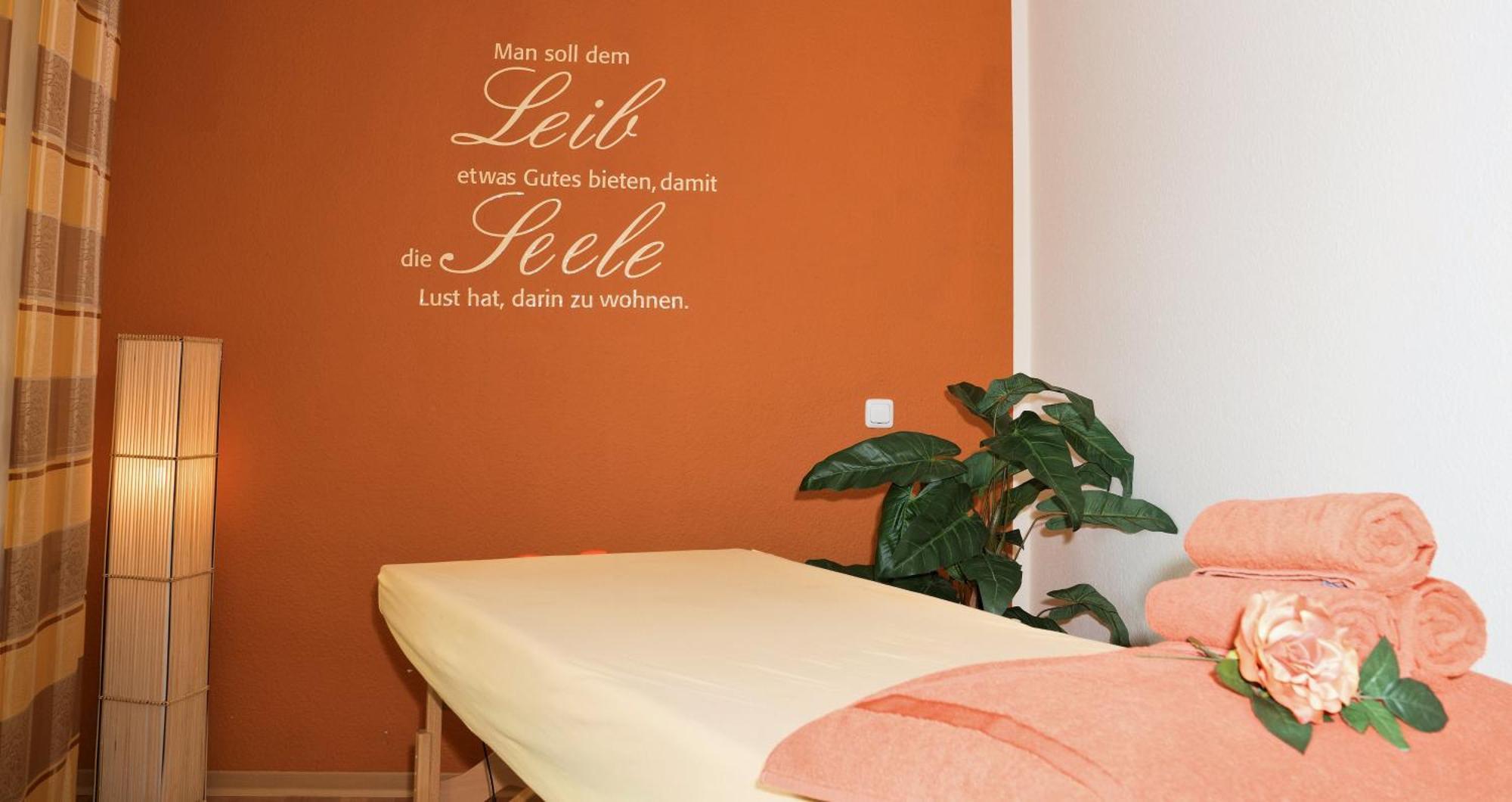 Hotel Und Landgasthof Zum Bockshahn Spessart エクステリア 写真