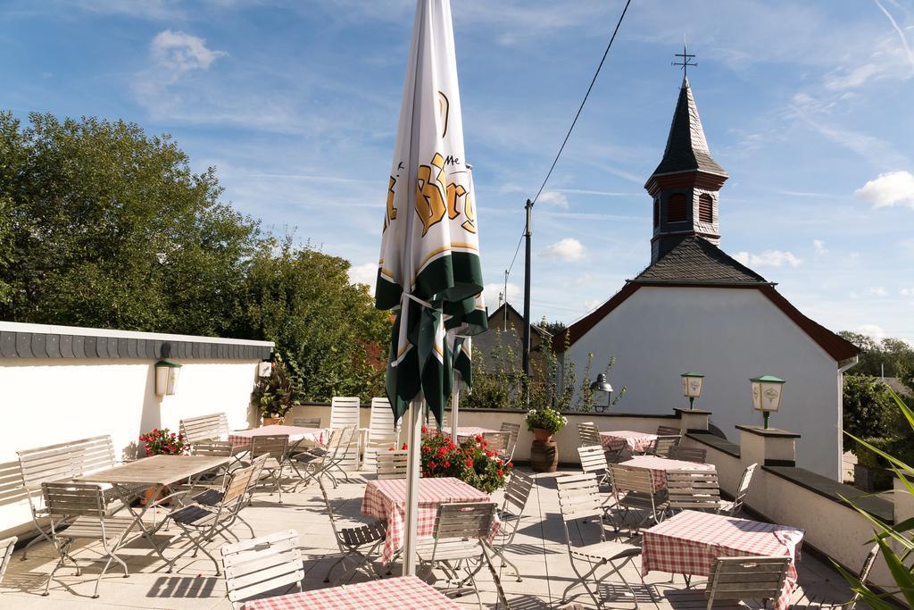 Hotel Und Landgasthof Zum Bockshahn Spessart エクステリア 写真