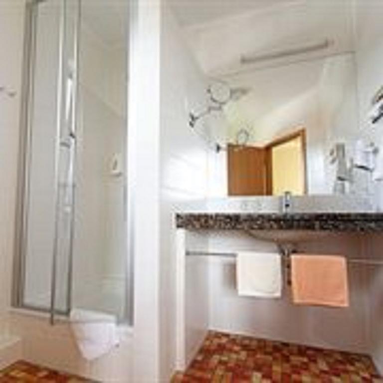 Hotel Und Landgasthof Zum Bockshahn Spessart エクステリア 写真