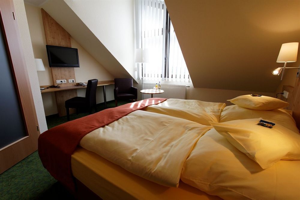 Hotel Und Landgasthof Zum Bockshahn Spessart エクステリア 写真