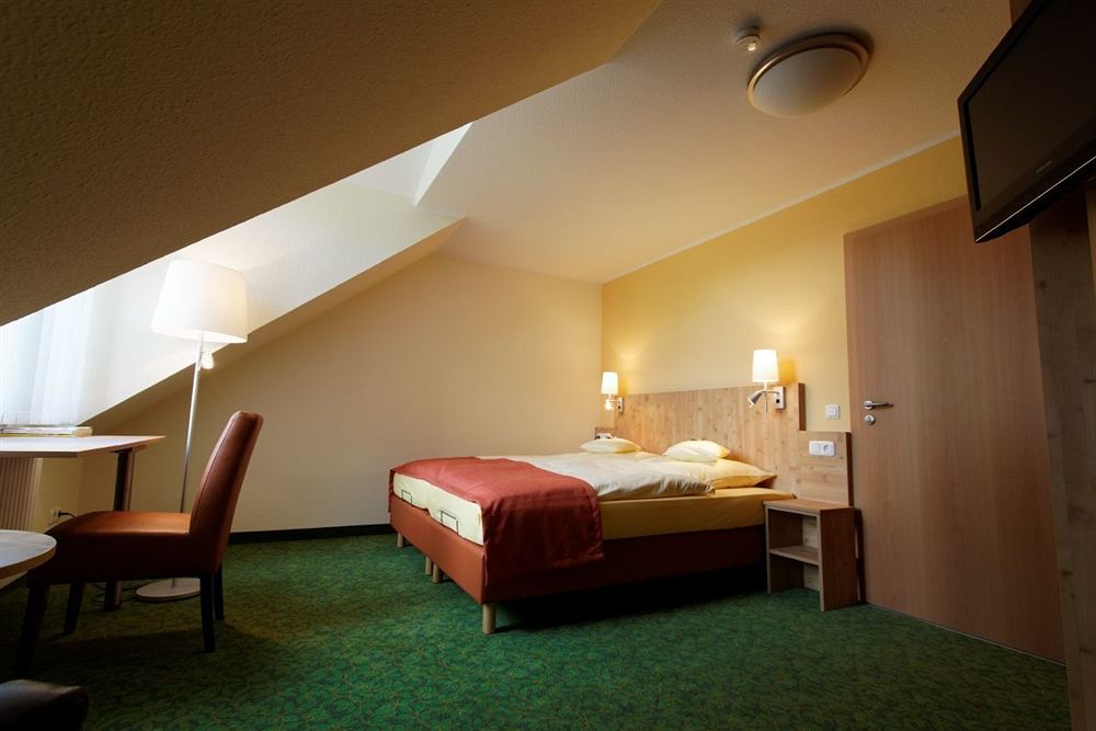 Hotel Und Landgasthof Zum Bockshahn Spessart エクステリア 写真